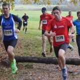 Die erwachsenen Crossläufer eröffnen traditionell die Meisterschaften am frühen Morgen. Foto: Ralf Sawacki