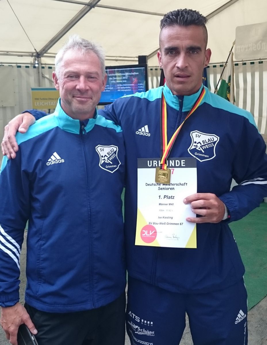 Die enioren-Mehrkämpfer Ive Kiesling und Mike Naujok von SV Blau-Weiß  Grimmen.